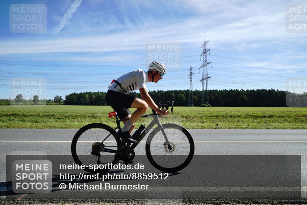 07.09.2025 - 19. Norderstedt Triathlon Michael Burmester http://msf.ph/oto/8859512 07.09.2025 11:39:41 Radfahren 300, 806, 1253 meine-sportfotos.de