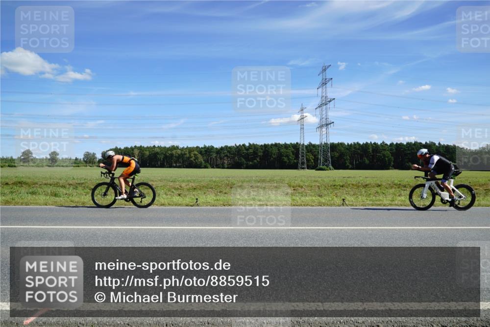 07.09.2025 - 19. Norderstedt Triathlon Michael Burmester http://msf.ph/oto/8859515 07.09.2025 13:39:39 Radfahren 1038 meine-sportfotos.de