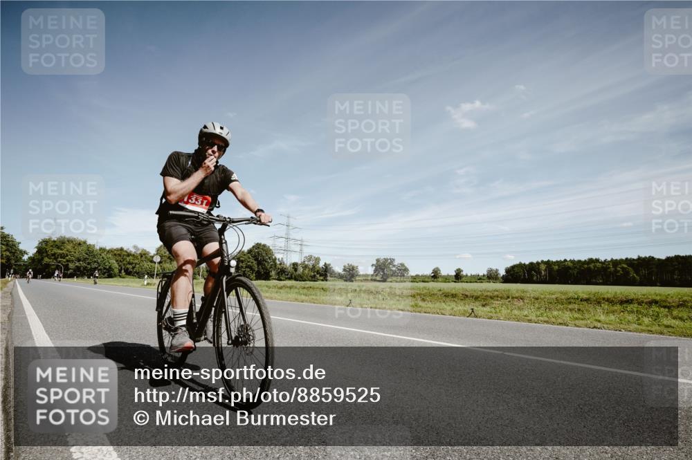 07.09.2025 - 19. Norderstedt Triathlon Michael Burmester http://msf.ph/oto/8859525 07.09.2025 12:45:02 Radfahren 167, 820, 1331 meine-sportfotos.de
