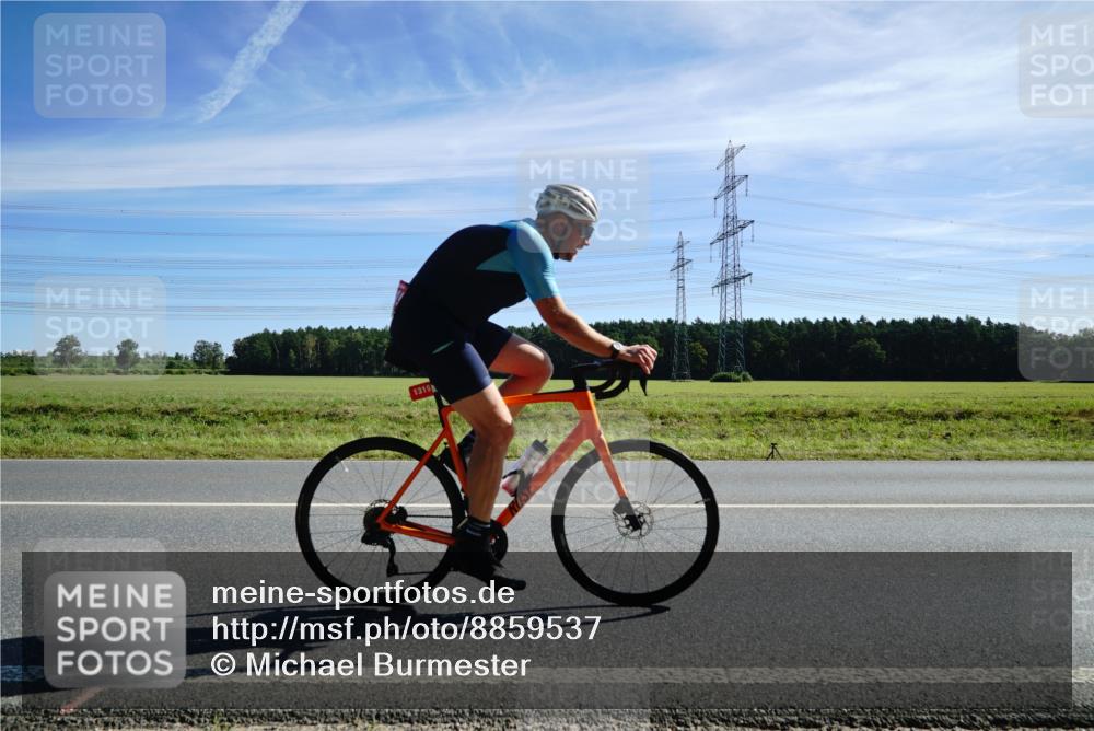 07.09.2025 - 19. Norderstedt Triathlon Michael Burmester http://msf.ph/oto/8859537 07.09.2025 11:39:52 Radfahren 819, 1319 meine-sportfotos.de