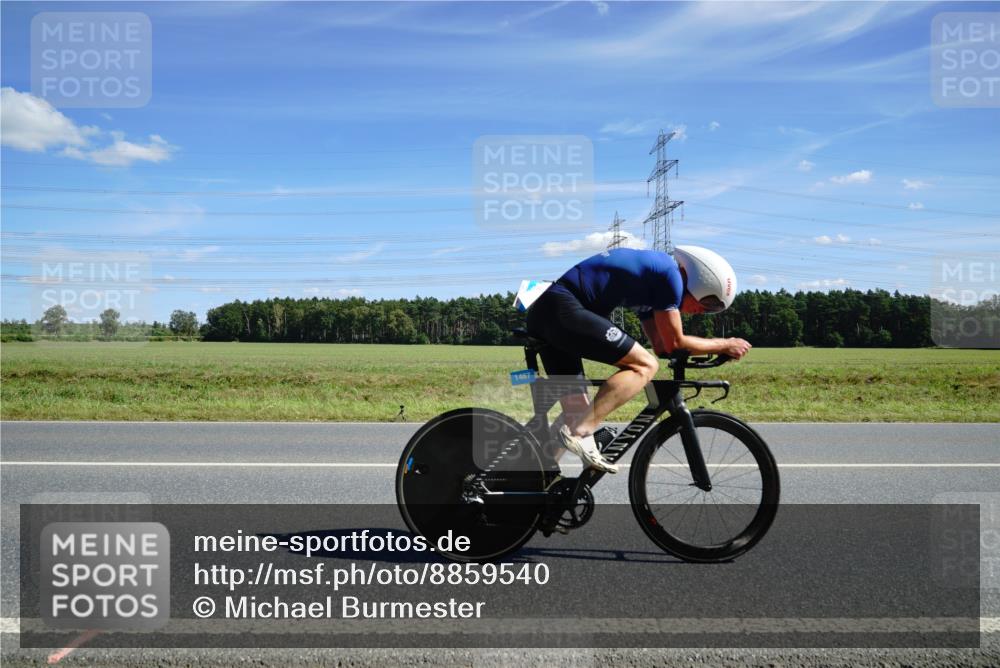 07.09.2025 - 19. Norderstedt Triathlon Michael Burmester http://msf.ph/oto/8859540 07.09.2025 13:40:03 Radfahren 1467 meine-sportfotos.de