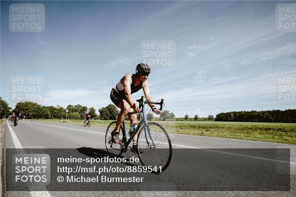 07.09.2025 - 19. Norderstedt Triathlon Michael Burmester http://msf.ph/oto/8859541 07.09.2025 12:45:23 Radfahren 739, 783 meine-sportfotos.de