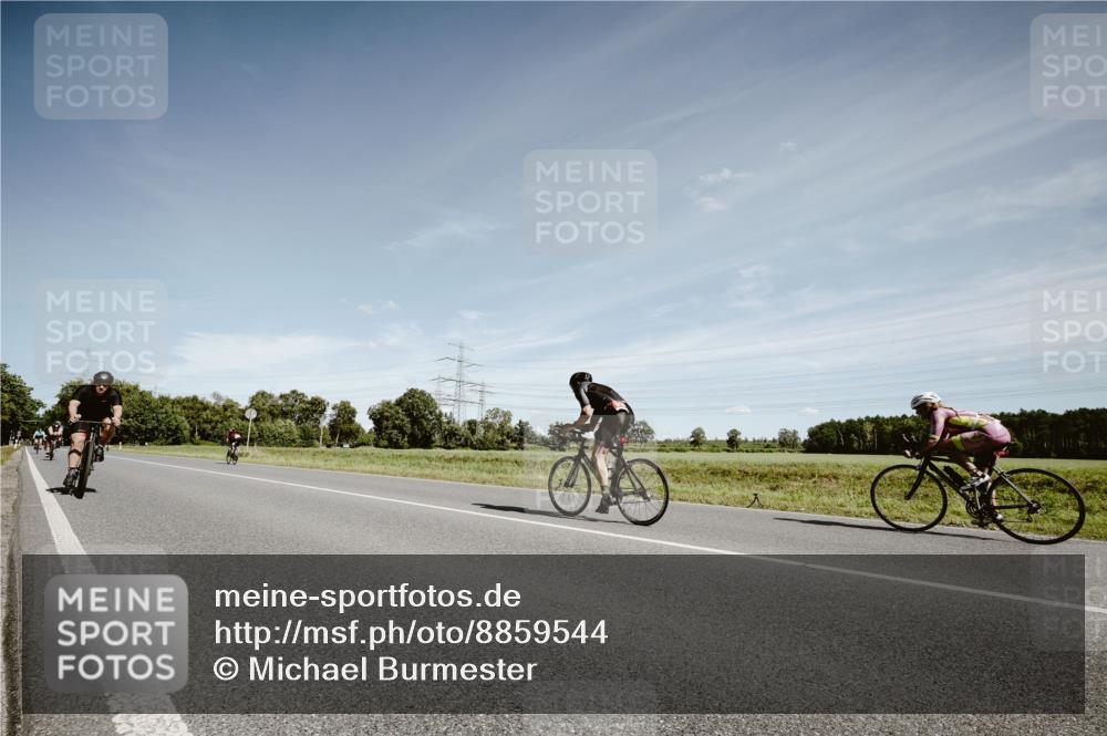 07.09.2025 - 19. Norderstedt Triathlon Michael Burmester http://msf.ph/oto/8859544 07.09.2025 12:45:24 Radfahren 308, 739, 783 meine-sportfotos.de