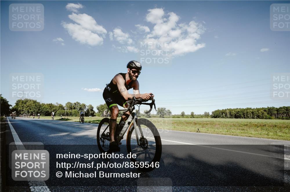 07.09.2025 - 19. Norderstedt Triathlon Michael Burmester http://msf.ph/oto/8859546 07.09.2025 15:47:11 Radfahren 543 meine-sportfotos.de