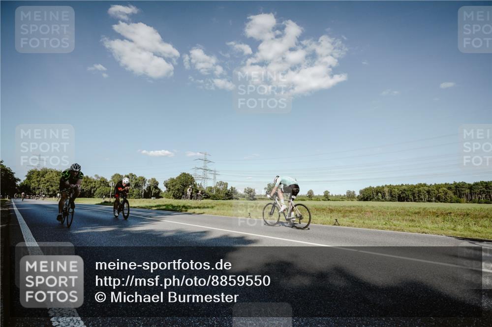 07.09.2025 - 19. Norderstedt Triathlon Michael Burmester http://msf.ph/oto/8859550 07.09.2025 15:47:14 Radfahren 543, 915, 1538 meine-sportfotos.de