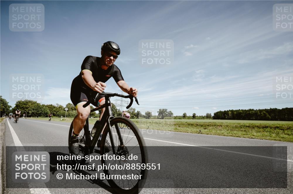 07.09.2025 - 19. Norderstedt Triathlon Michael Burmester http://msf.ph/oto/8859551 07.09.2025 12:45:25 Radfahren 222, 308, 739, 783 meine-sportfotos.de