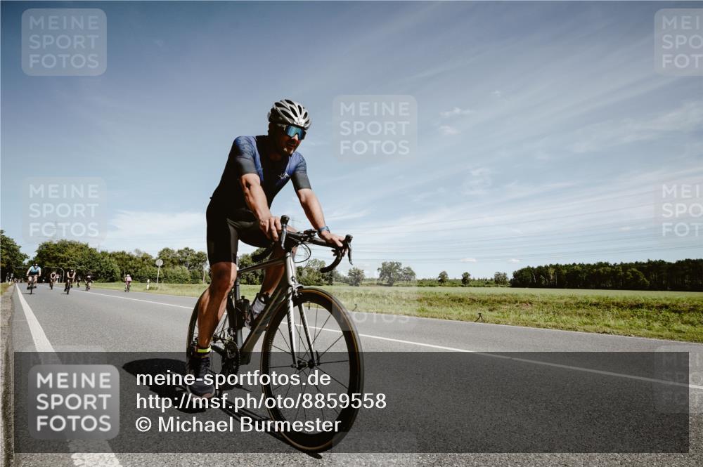 07.09.2025 - 19. Norderstedt Triathlon Michael Burmester http://msf.ph/oto/8859558 07.09.2025 12:45:28 Radfahren 222, 308, 351, 739 meine-sportfotos.de