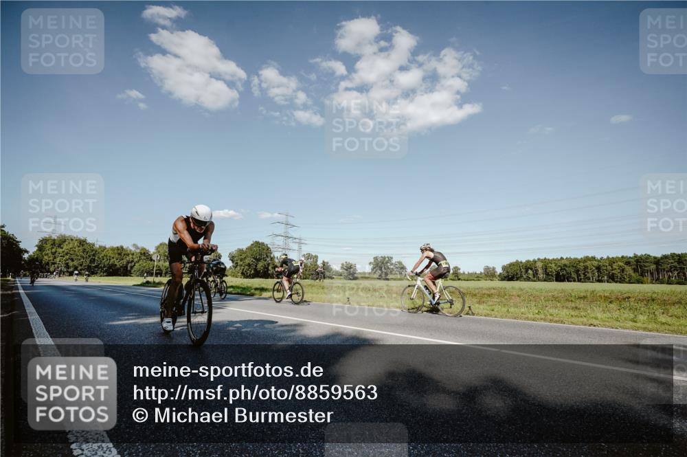 07.09.2025 - 19. Norderstedt Triathlon Michael Burmester http://msf.ph/oto/8859563 07.09.2025 15:47:20 Radfahren 1472, 1514 meine-sportfotos.de