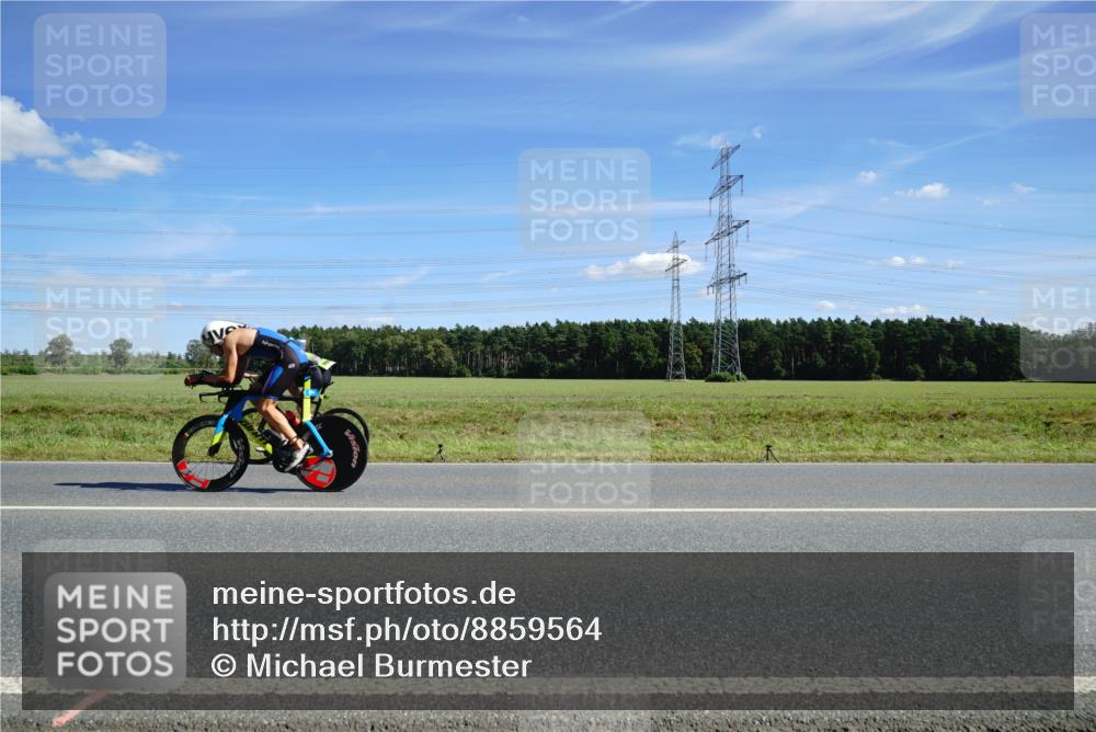 07.09.2025 - 19. Norderstedt Triathlon Michael Burmester http://msf.ph/oto/8859564 07.09.2025 13:40:30 Radfahren  meine-sportfotos.de