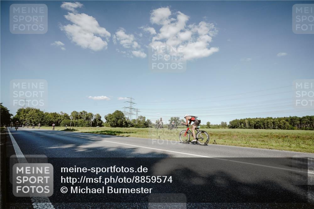 07.09.2025 - 19. Norderstedt Triathlon Michael Burmester http://msf.ph/oto/8859574 07.09.2025 15:47:25 Radfahren 1472 meine-sportfotos.de