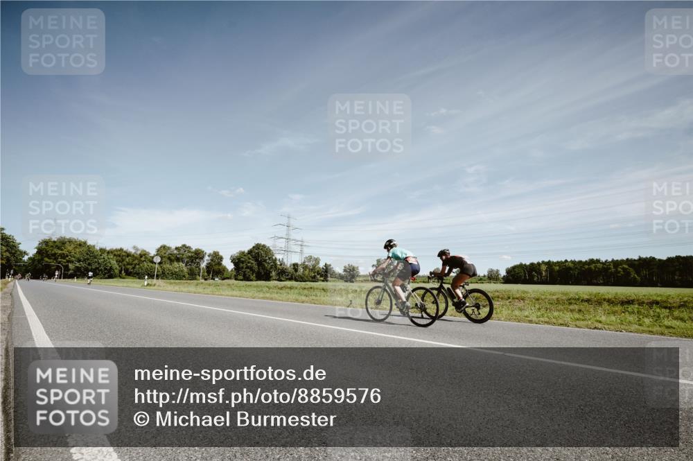 07.09.2025 - 19. Norderstedt Triathlon Michael Burmester http://msf.ph/oto/8859576 07.09.2025 12:45:35 Radfahren 236, 755 meine-sportfotos.de