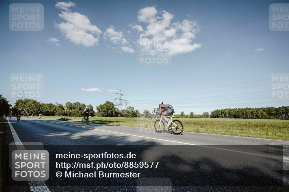 07.09.2025 - 19. Norderstedt Triathlon Michael Burmester http://msf.ph/oto/8859577 07.09.2025 15:47:26 Radfahren 464 meine-sportfotos.de