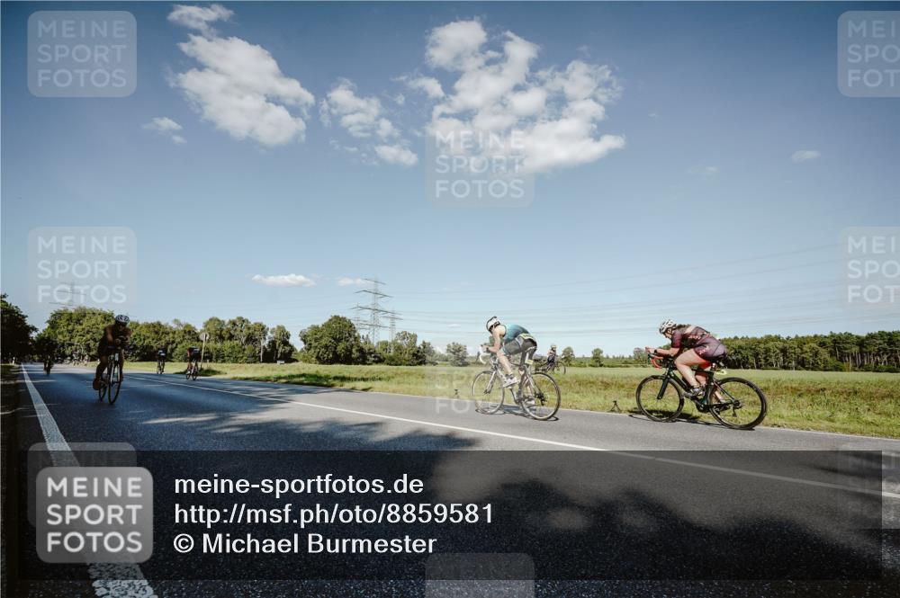 07.09.2025 - 19. Norderstedt Triathlon Michael Burmester http://msf.ph/oto/8859581 07.09.2025 15:47:28 Radfahren 464, 529 meine-sportfotos.de