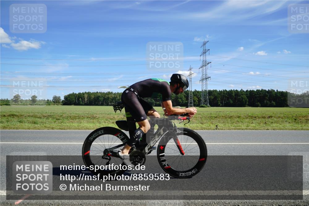 07.09.2025 - 19. Norderstedt Triathlon Michael Burmester http://msf.ph/oto/8859583 07.09.2025 13:40:52 Radfahren 1037 meine-sportfotos.de