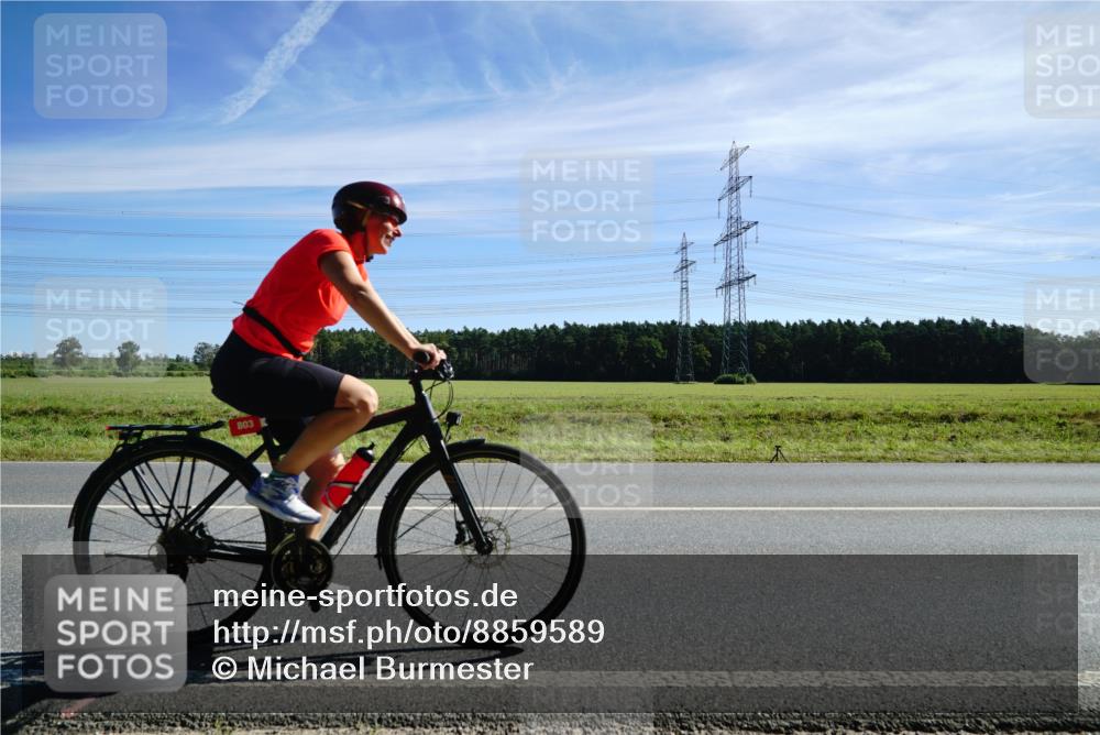 07.09.2025 - 19. Norderstedt Triathlon Michael Burmester http://msf.ph/oto/8859589 07.09.2025 11:40:22 Radfahren 803 meine-sportfotos.de