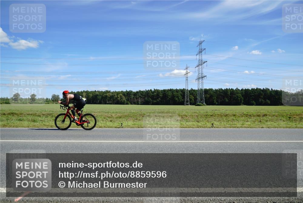 07.09.2025 - 19. Norderstedt Triathlon Michael Burmester http://msf.ph/oto/8859596 07.09.2025 13:40:56 Radfahren  meine-sportfotos.de