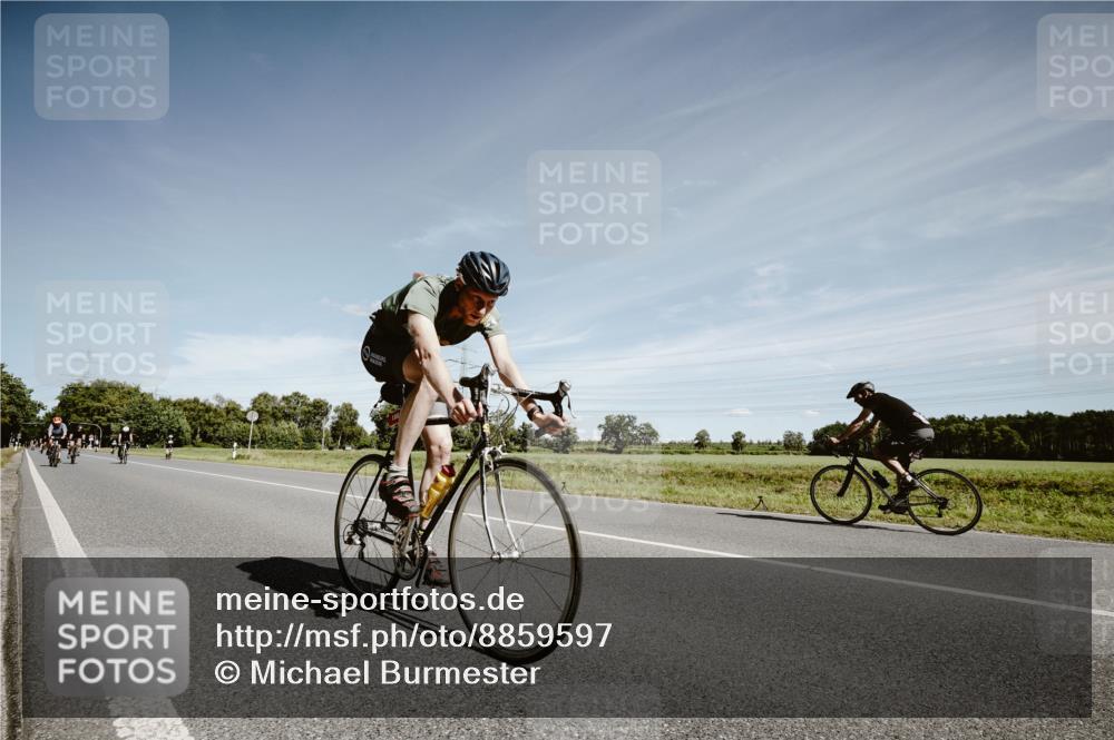 07.09.2025 - 19. Norderstedt Triathlon Michael Burmester http://msf.ph/oto/8859597 07.09.2025 12:45:50 Radfahren 188 meine-sportfotos.de