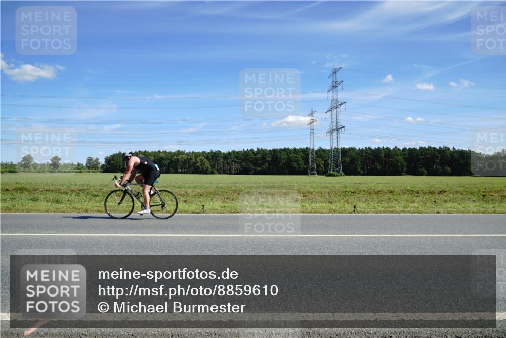 07.09.2025 - 19. Norderstedt Triathlon Michael Burmester http://msf.ph/oto/8859610 07.09.2025 13:41:16 Radfahren  meine-sportfotos.de