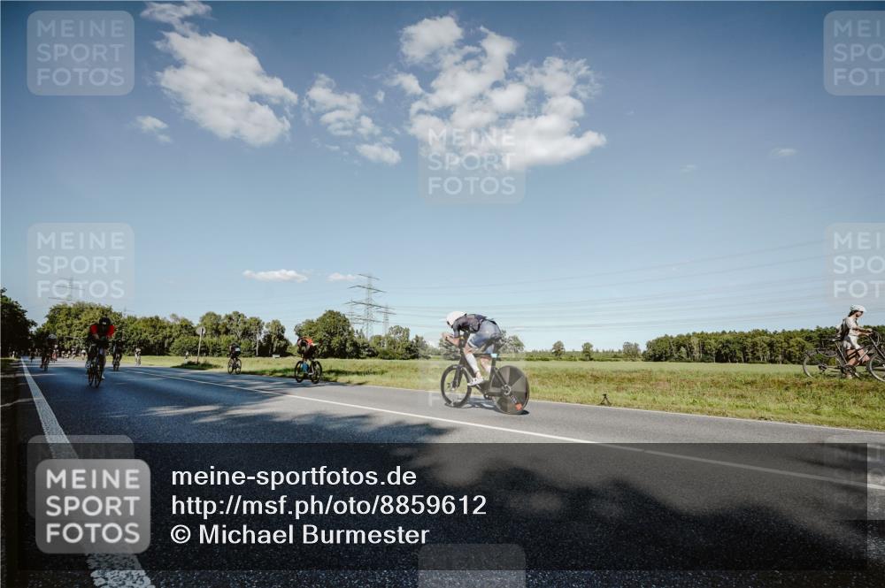 07.09.2025 - 19. Norderstedt Triathlon Michael Burmester http://msf.ph/oto/8859612 07.09.2025 15:47:39 Radfahren 412, 1415, 1419, 1544 meine-sportfotos.de