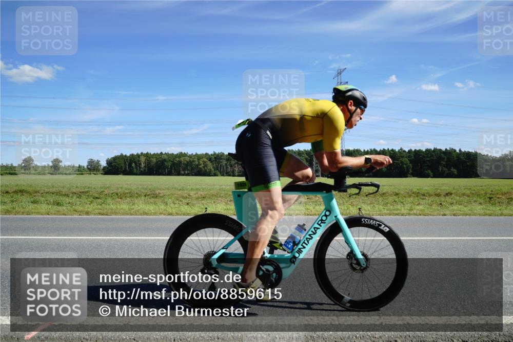 07.09.2025 - 19. Norderstedt Triathlon Michael Burmester http://msf.ph/oto/8859615 07.09.2025 13:41:20 Radfahren 965, 1028 meine-sportfotos.de