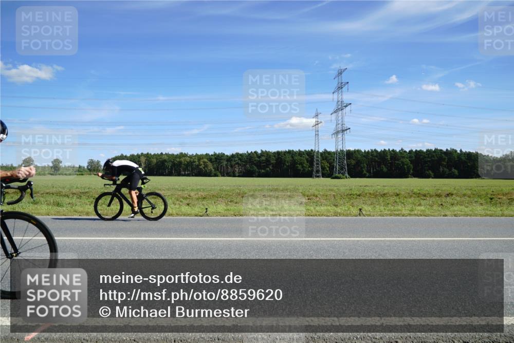 07.09.2025 - 19. Norderstedt Triathlon Michael Burmester http://msf.ph/oto/8859620 07.09.2025 13:41:22 Radfahren 965, 1028 meine-sportfotos.de