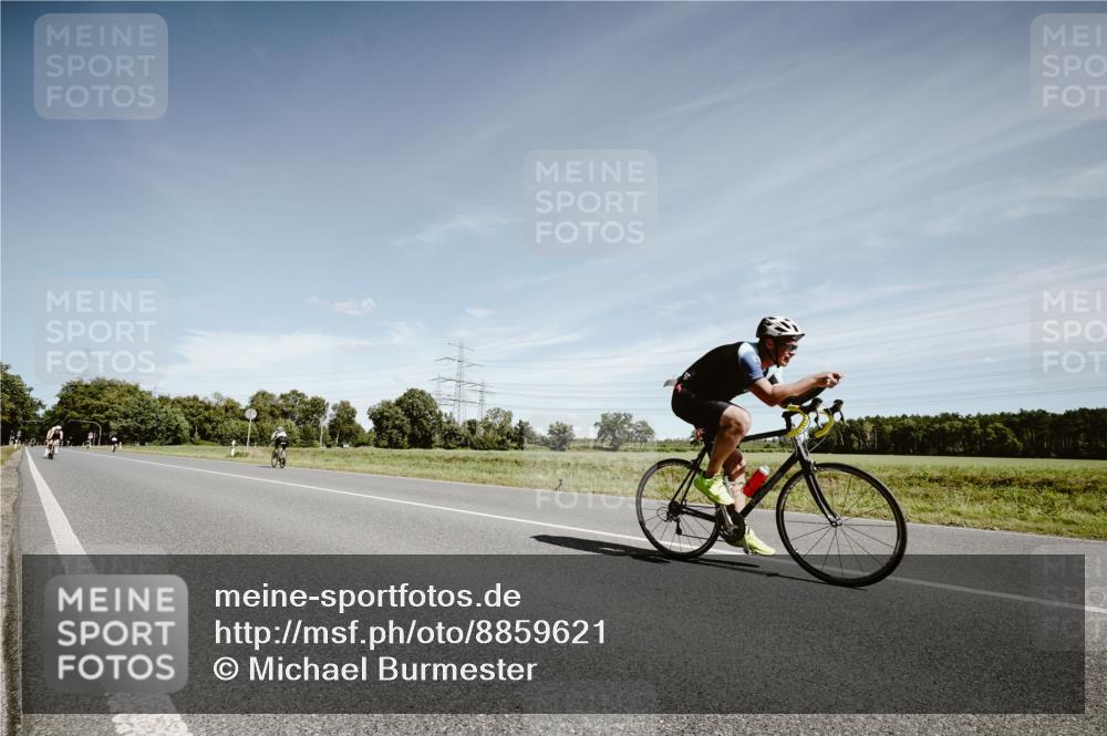 07.09.2025 - 19. Norderstedt Triathlon Michael Burmester http://msf.ph/oto/8859621 07.09.2025 12:46:03 Radfahren 166, 1270, 1293 meine-sportfotos.de