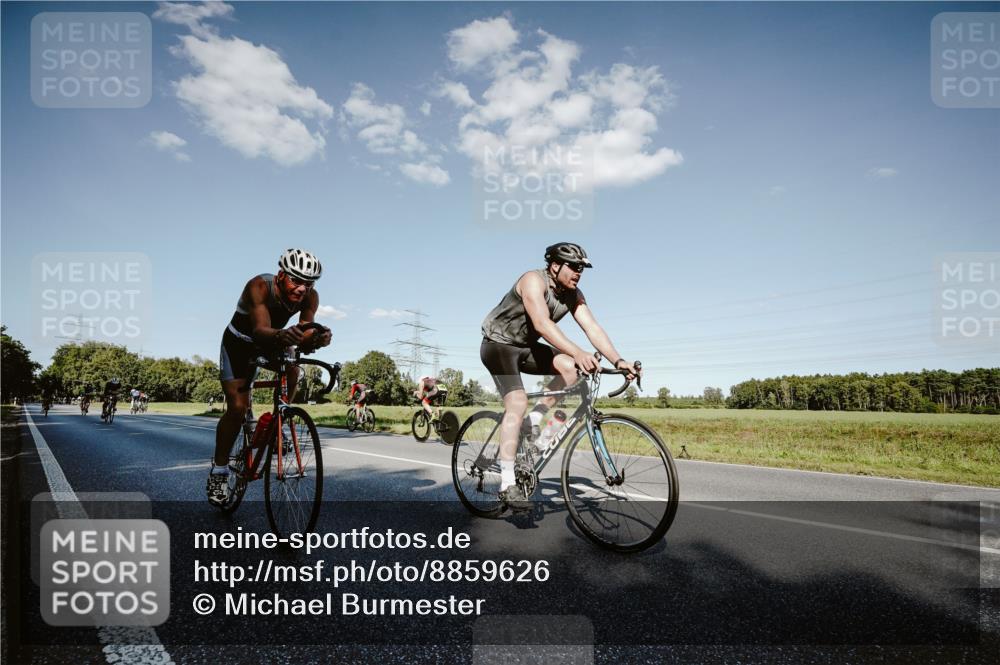 07.09.2025 - 19. Norderstedt Triathlon Michael Burmester http://msf.ph/oto/8859626 07.09.2025 15:47:42 Radfahren 412, 532, 927, 941, 1415, 1419, 1544 meine-sportfotos.de