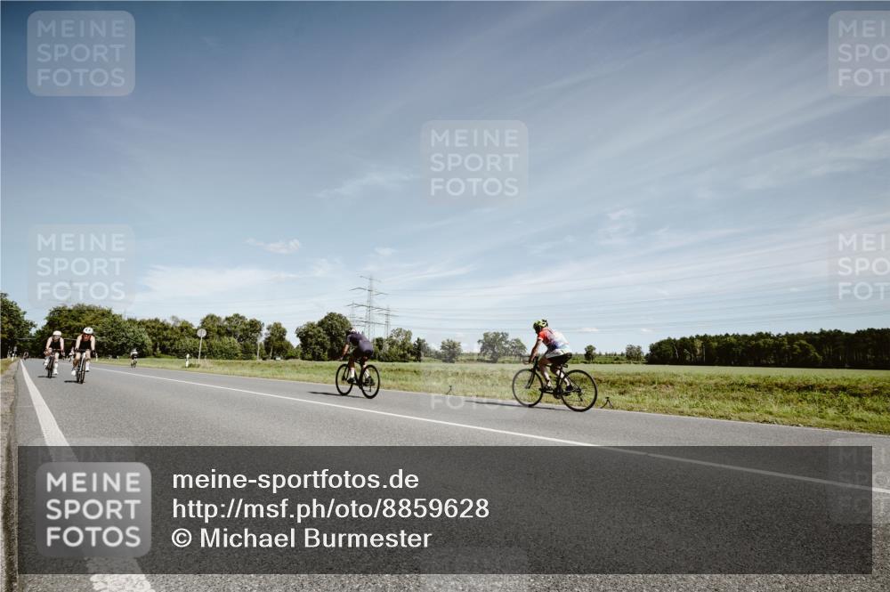 07.09.2025 - 19. Norderstedt Triathlon Michael Burmester http://msf.ph/oto/8859628 07.09.2025 12:46:05 Radfahren 166, 175, 1270, 1293, 1374 meine-sportfotos.de