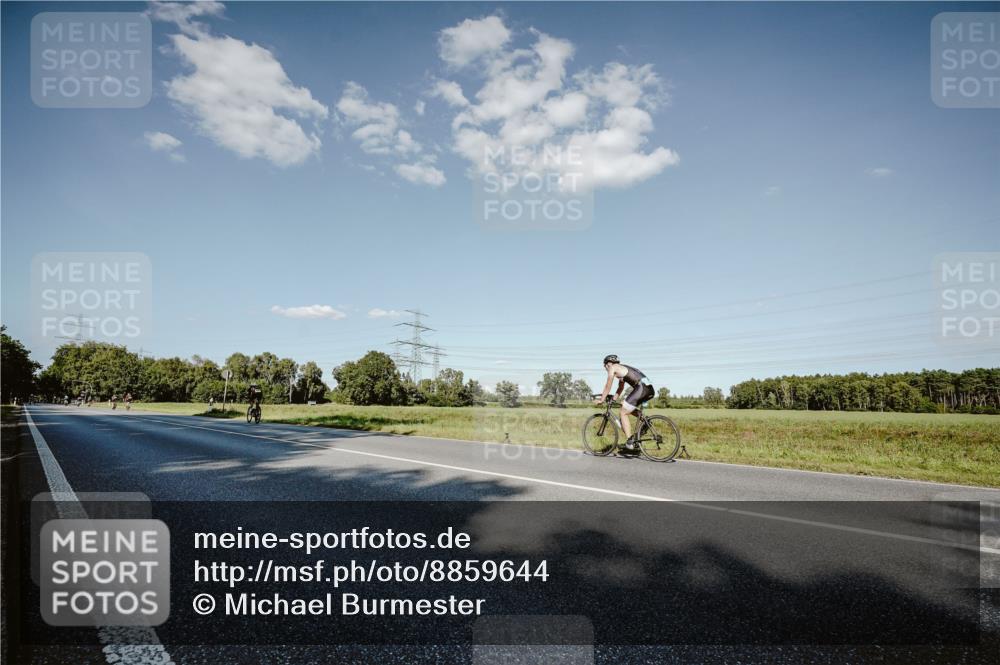 07.09.2025 - 19. Norderstedt Triathlon Michael Burmester http://msf.ph/oto/8859644 07.09.2025 15:47:46 Radfahren 532, 927, 941 meine-sportfotos.de