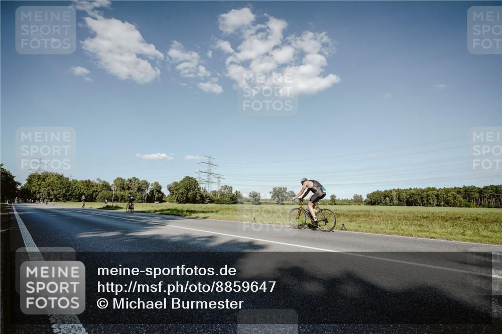 07.09.2025 - 19. Norderstedt Triathlon Michael Burmester http://msf.ph/oto/8859647 07.09.2025 15:47:48 Radfahren 532, 941 meine-sportfotos.de