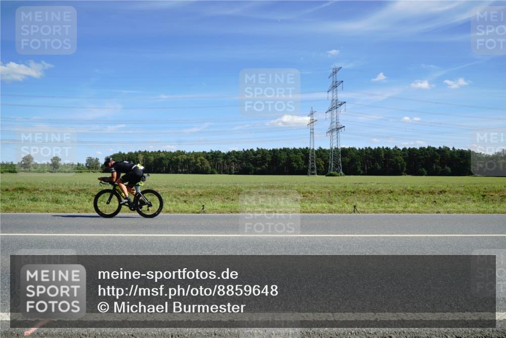 07.09.2025 - 19. Norderstedt Triathlon Michael Burmester http://msf.ph/oto/8859648 07.09.2025 13:41:43 Radfahren  meine-sportfotos.de