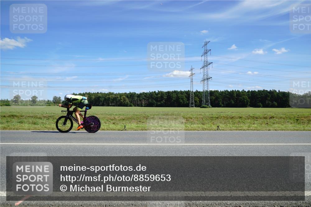 07.09.2025 - 19. Norderstedt Triathlon Michael Burmester http://msf.ph/oto/8859653 07.09.2025 13:41:46 Radfahren  meine-sportfotos.de