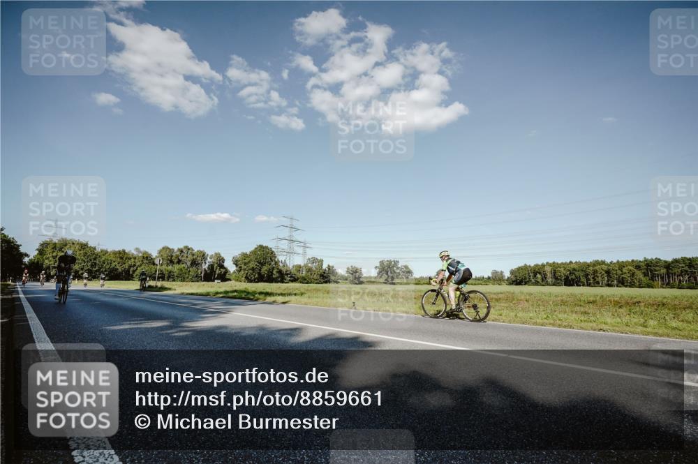 07.09.2025 - 19. Norderstedt Triathlon Michael Burmester http://msf.ph/oto/8859661 07.09.2025 15:47:55 Radfahren 414 meine-sportfotos.de