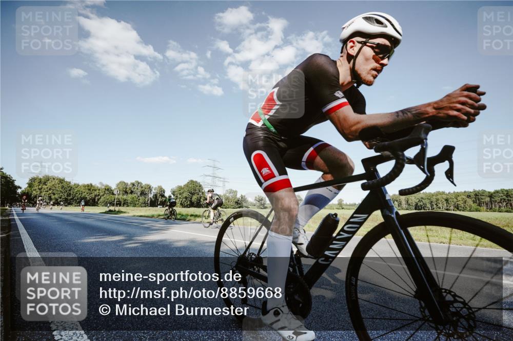 07.09.2025 - 19. Norderstedt Triathlon Michael Burmester http://msf.ph/oto/8859668 07.09.2025 15:47:56 Radfahren 414, 1082 meine-sportfotos.de