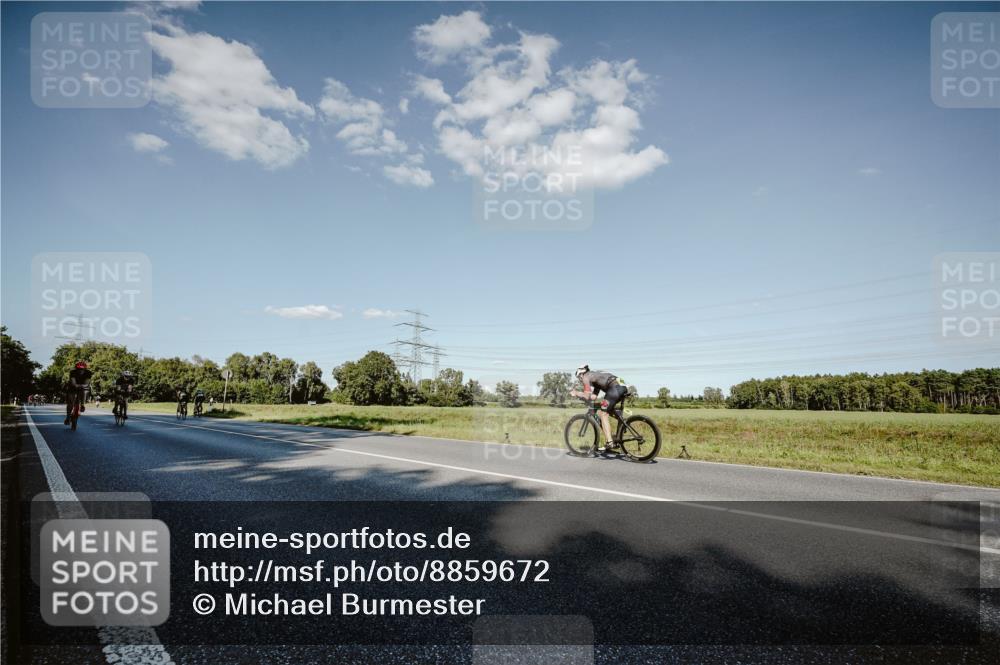 07.09.2025 - 19. Norderstedt Triathlon Michael Burmester http://msf.ph/oto/8859672 07.09.2025 15:47:58 Radfahren 414, 1082, 1473 meine-sportfotos.de