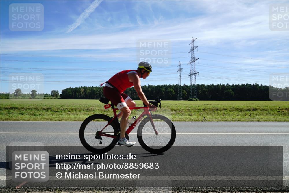 07.09.2025 - 19. Norderstedt Triathlon Michael Burmester http://msf.ph/oto/8859683 07.09.2025 11:41:06 Radfahren 704, 768, 1187 meine-sportfotos.de