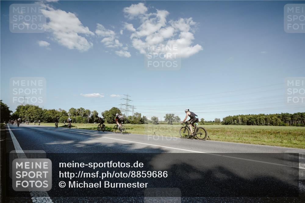 07.09.2025 - 19. Norderstedt Triathlon Michael Burmester http://msf.ph/oto/8859686 07.09.2025 15:48:02 Radfahren 1082, 1473, 1532 meine-sportfotos.de