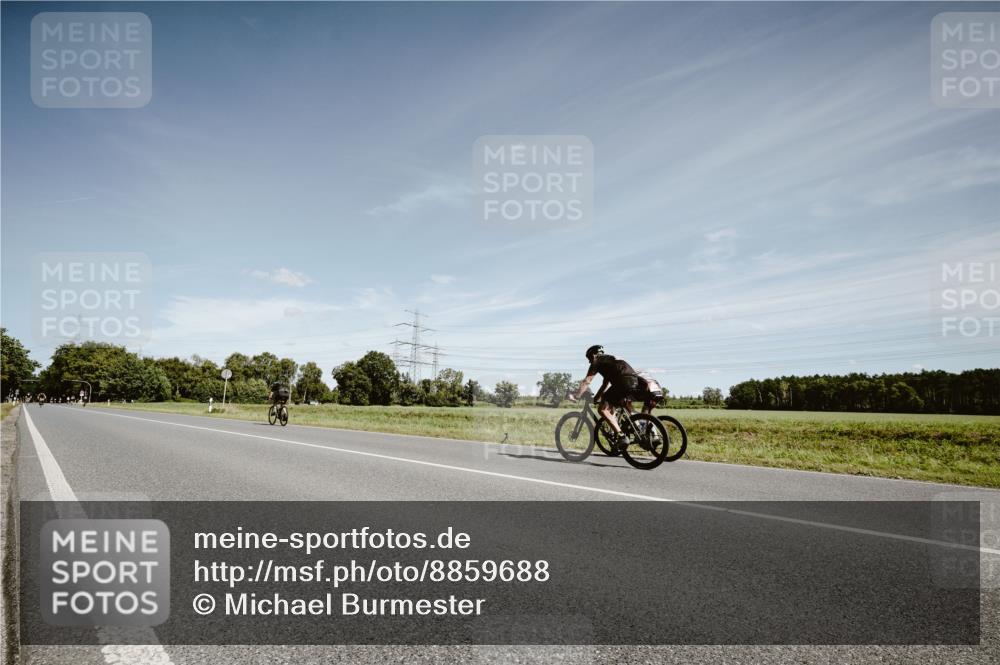 07.09.2025 - 19. Norderstedt Triathlon Michael Burmester http://msf.ph/oto/8859688 07.09.2025 12:46:59 Radfahren 272, 1388 meine-sportfotos.de