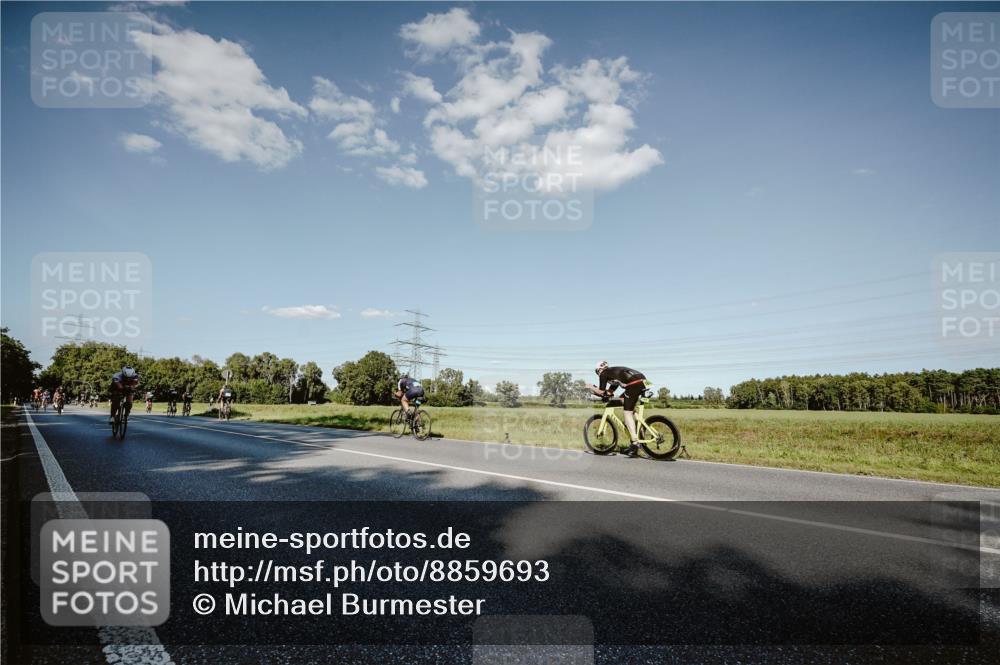 07.09.2025 - 19. Norderstedt Triathlon Michael Burmester http://msf.ph/oto/8859693 07.09.2025 15:48:04 Radfahren 406, 1532 meine-sportfotos.de