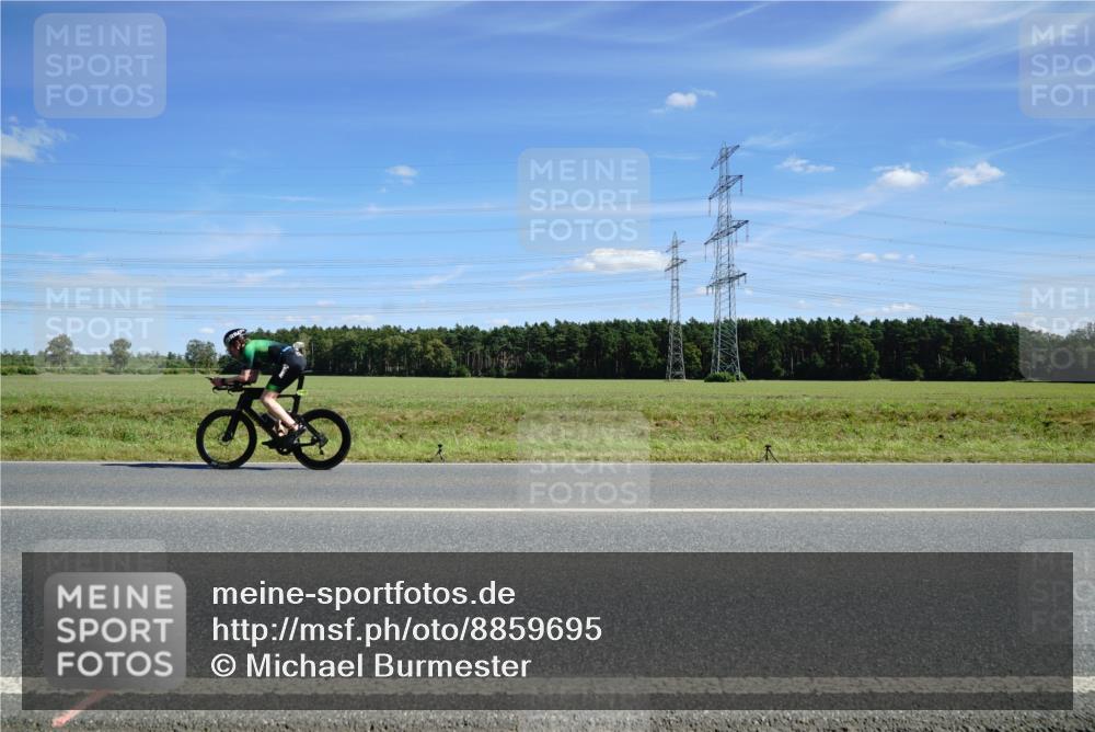 07.09.2025 - 19. Norderstedt Triathlon Michael Burmester http://msf.ph/oto/8859695 07.09.2025 13:42:27 Radfahren  meine-sportfotos.de