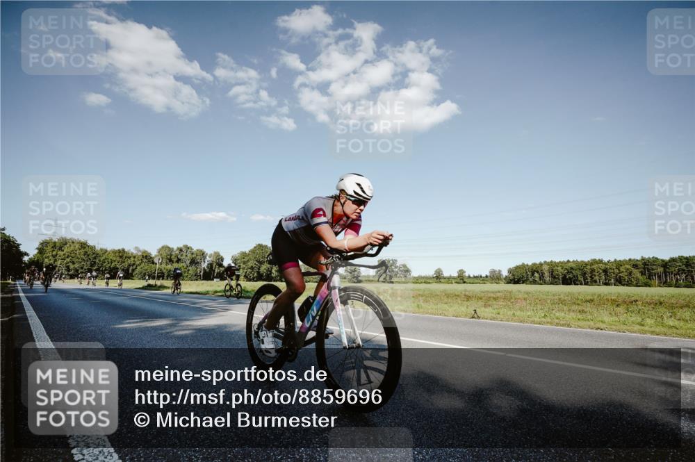07.09.2025 - 19. Norderstedt Triathlon Michael Burmester http://msf.ph/oto/8859696 07.09.2025 15:48:05 Radfahren 406, 1531, 1532 meine-sportfotos.de