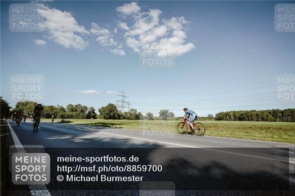 07.09.2025 - 19. Norderstedt Triathlon Michael Burmester http://msf.ph/oto/8859700 07.09.2025 15:48:07 Radfahren 406, 1051, 1065, 1073, 1531, 1532, 1563 meine-sportfotos.de