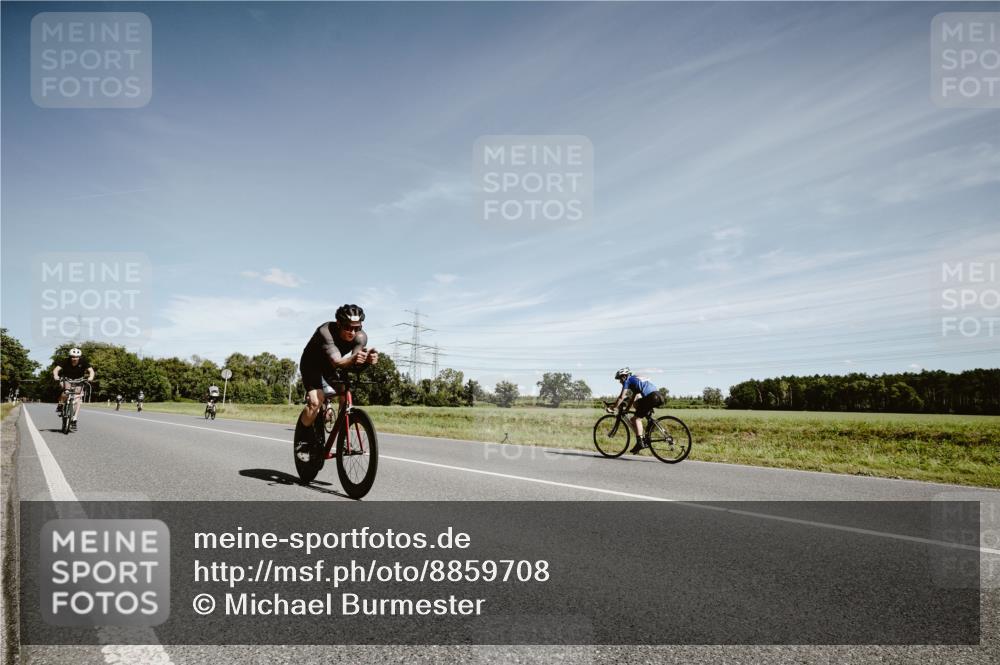 07.09.2025 - 19. Norderstedt Triathlon Michael Burmester http://msf.ph/oto/8859708 07.09.2025 12:47:15 Radfahren 345, 1260 meine-sportfotos.de
