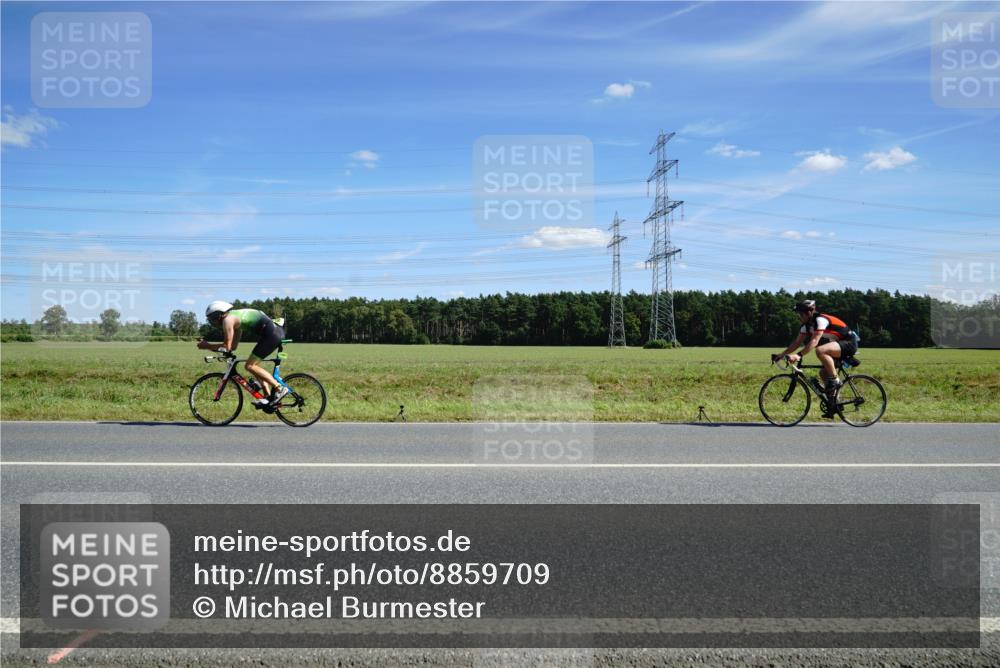 07.09.2025 - 19. Norderstedt Triathlon Michael Burmester http://msf.ph/oto/8859709 07.09.2025 13:42:30 Radfahren  meine-sportfotos.de