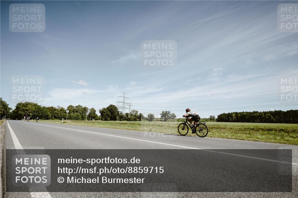 07.09.2025 - 19. Norderstedt Triathlon Michael Burmester http://msf.ph/oto/8859715 07.09.2025 12:47:21 Radfahren  meine-sportfotos.de