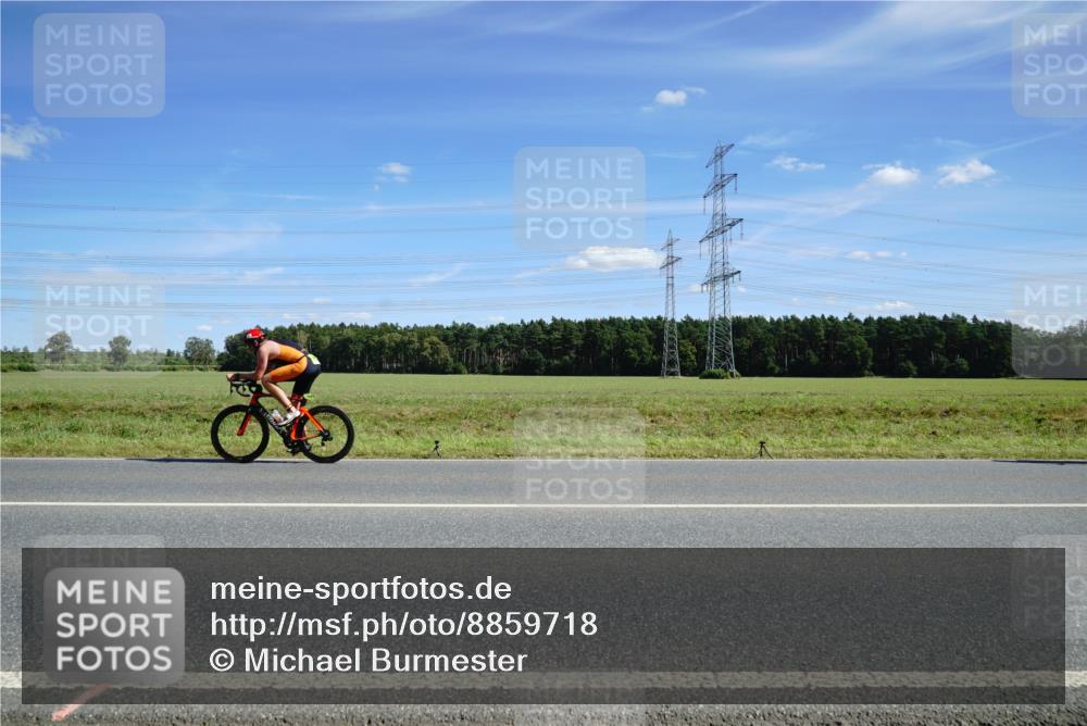 07.09.2025 - 19. Norderstedt Triathlon Michael Burmester http://msf.ph/oto/8859718 07.09.2025 13:42:32 Radfahren  meine-sportfotos.de