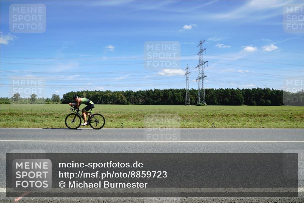 07.09.2025 - 19. Norderstedt Triathlon Michael Burmester http://msf.ph/oto/8859723 07.09.2025 13:42:33 Radfahren  meine-sportfotos.de