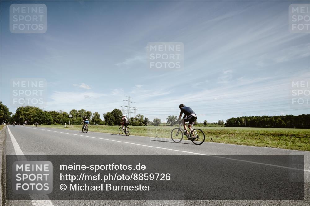 07.09.2025 - 19. Norderstedt Triathlon Michael Burmester http://msf.ph/oto/8859726 07.09.2025 12:47:28 Radfahren  meine-sportfotos.de