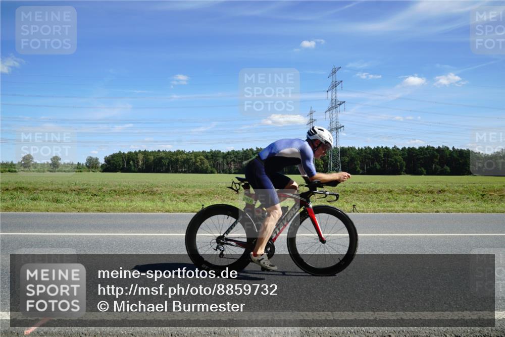 07.09.2025 - 19. Norderstedt Triathlon Michael Burmester http://msf.ph/oto/8859732 07.09.2025 13:42:40 Radfahren 1011 meine-sportfotos.de