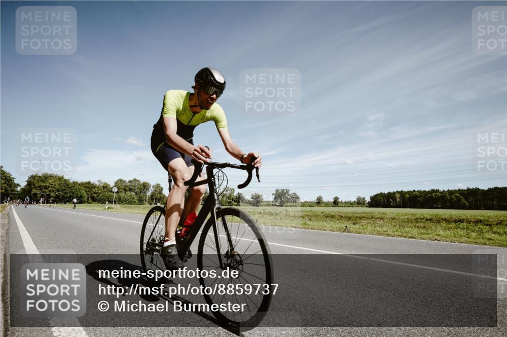 07.09.2025 - 19. Norderstedt Triathlon Michael Burmester http://msf.ph/oto/8859737 07.09.2025 12:47:43 Radfahren 275 meine-sportfotos.de